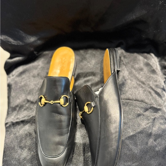 Gucci Black Leather Bit Loafers with Gold Hardware